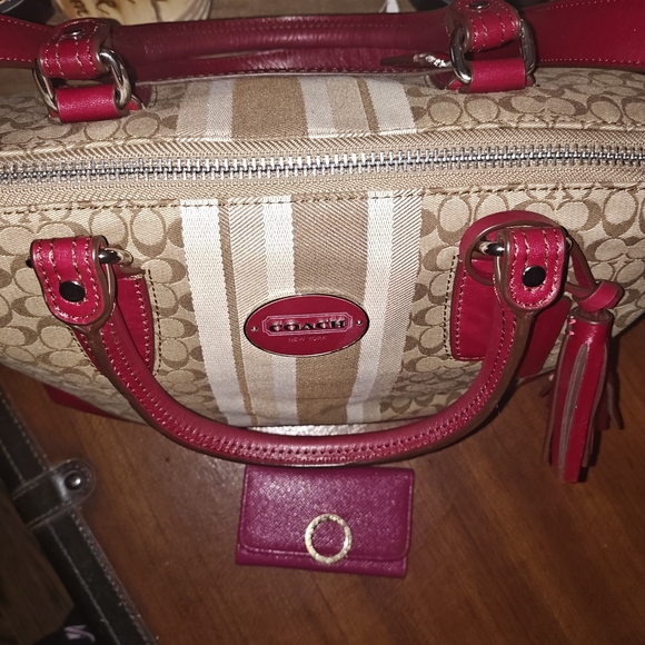 Coach Molly Satchel Bag/Bvlgari Key Card - Picture 13 of 16